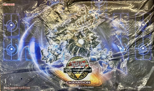 画像1: プレイマット『ブラックホールドラゴン(OTS)』【-】{-}《プレイマット》 (1)