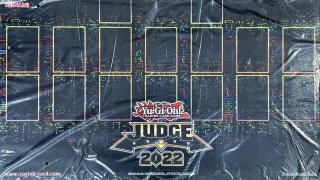 遊戯王 公式 プレイマット ヒエログリフ 黒 JUDGE 2022 未開封 予約」 遊戯王 海外 2022 JUDGE プレイマット スリーブ 1枚の通販